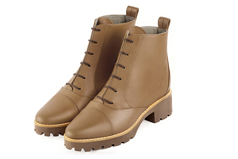 Camel beige women's ankle boots with laces at the front. Round toe. Low rubber soles. Front view - Florence KOOIJMAN